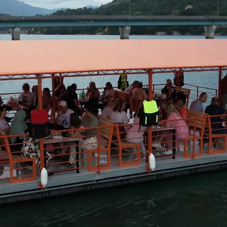Rent A Boat Lapo Botel *